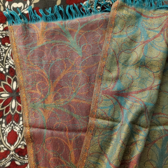 Wrap / Scarf Bundle Lot of 3 - Super Soft & Flowy with Fringe - Picture 4 of 7